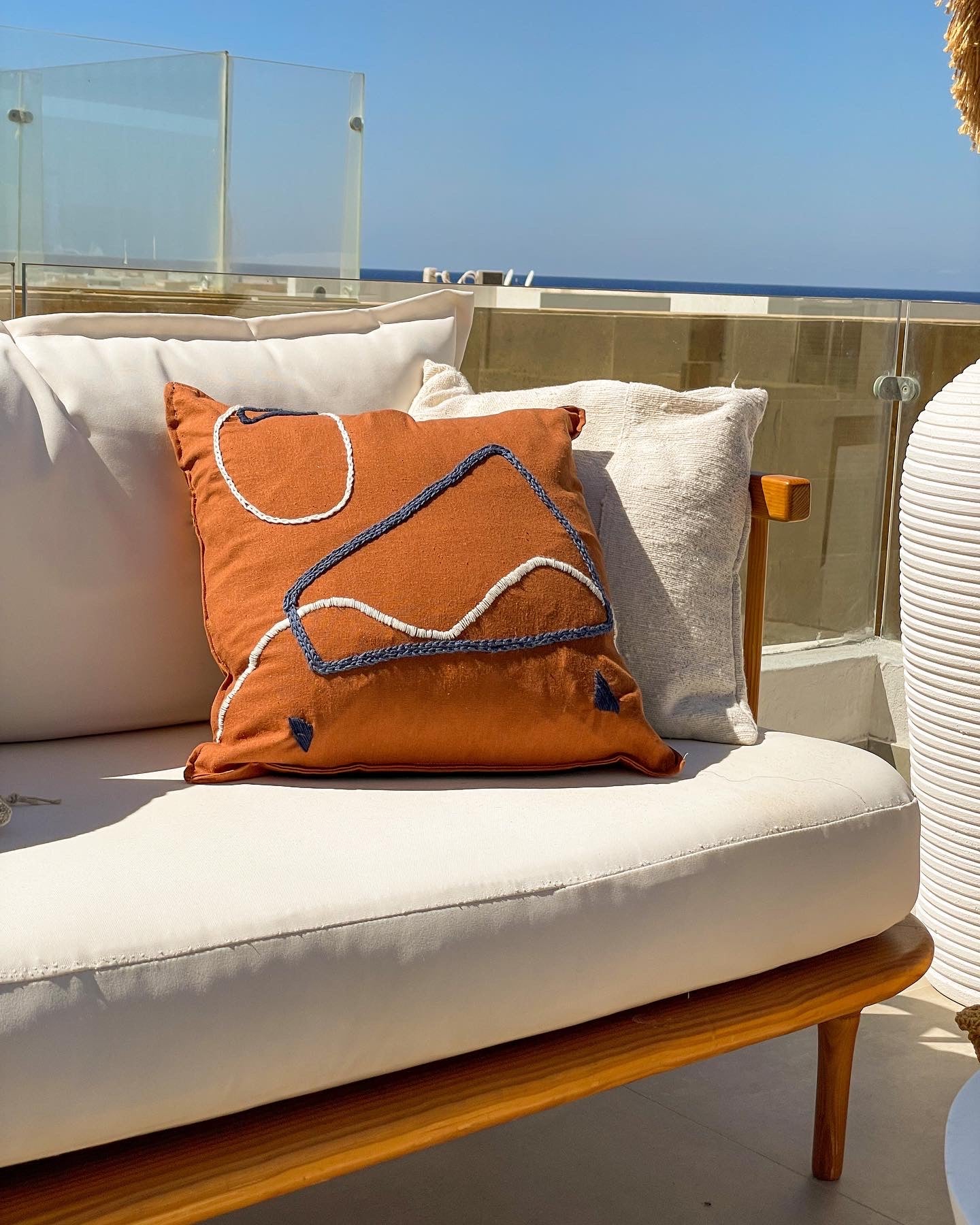 وسادة مثلثين