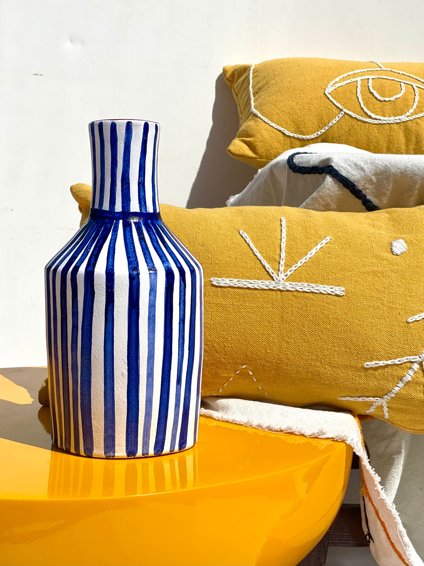 One line two line Vase