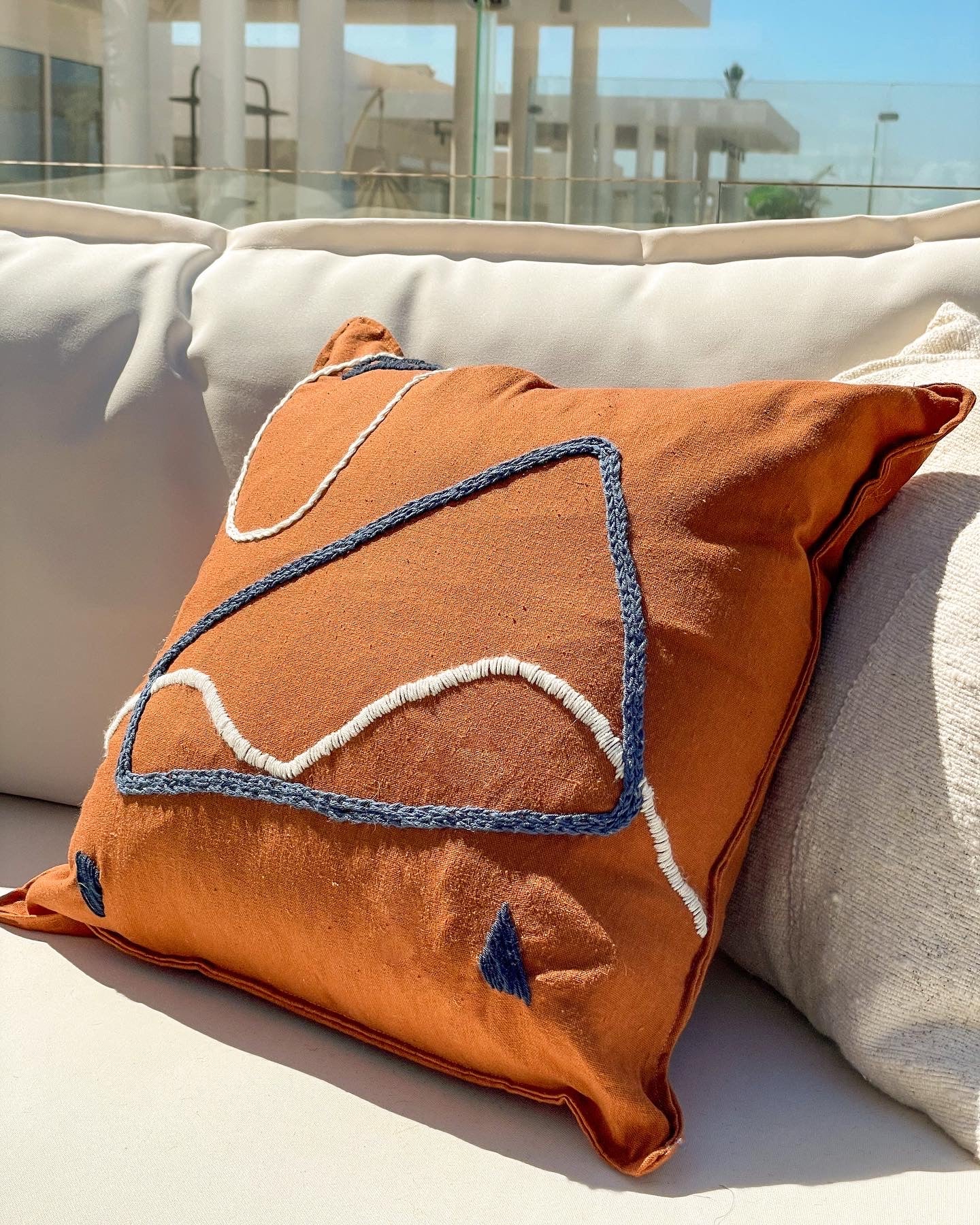 وسادة مثلثين