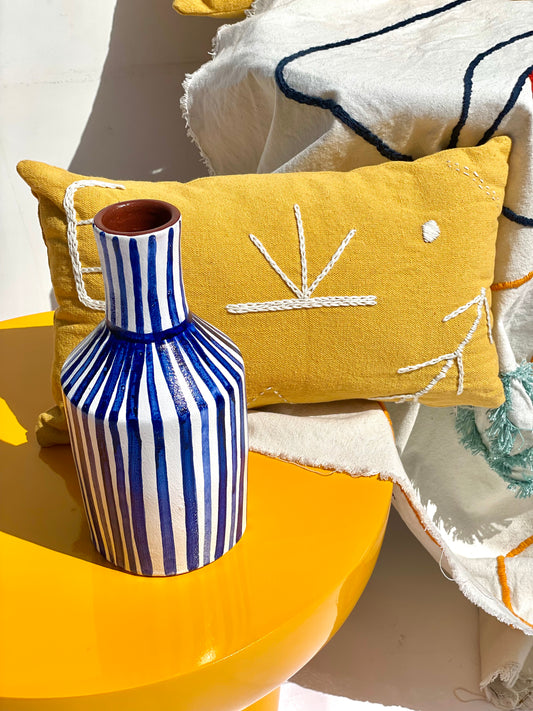 One line two line Vase