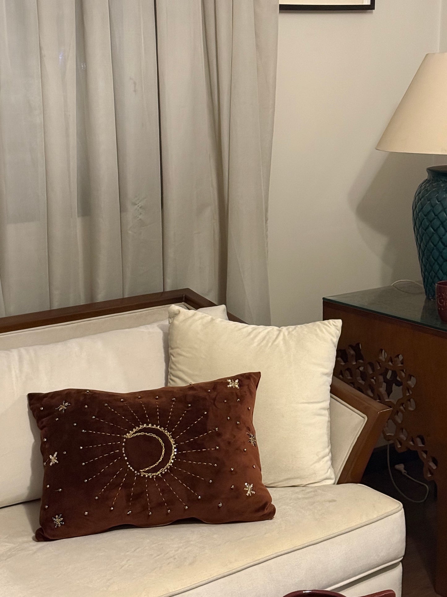 The brown crescent pillow