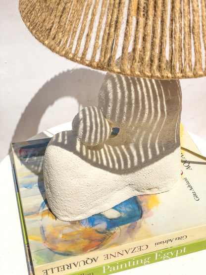 مصباح طاولة منحني معاصر