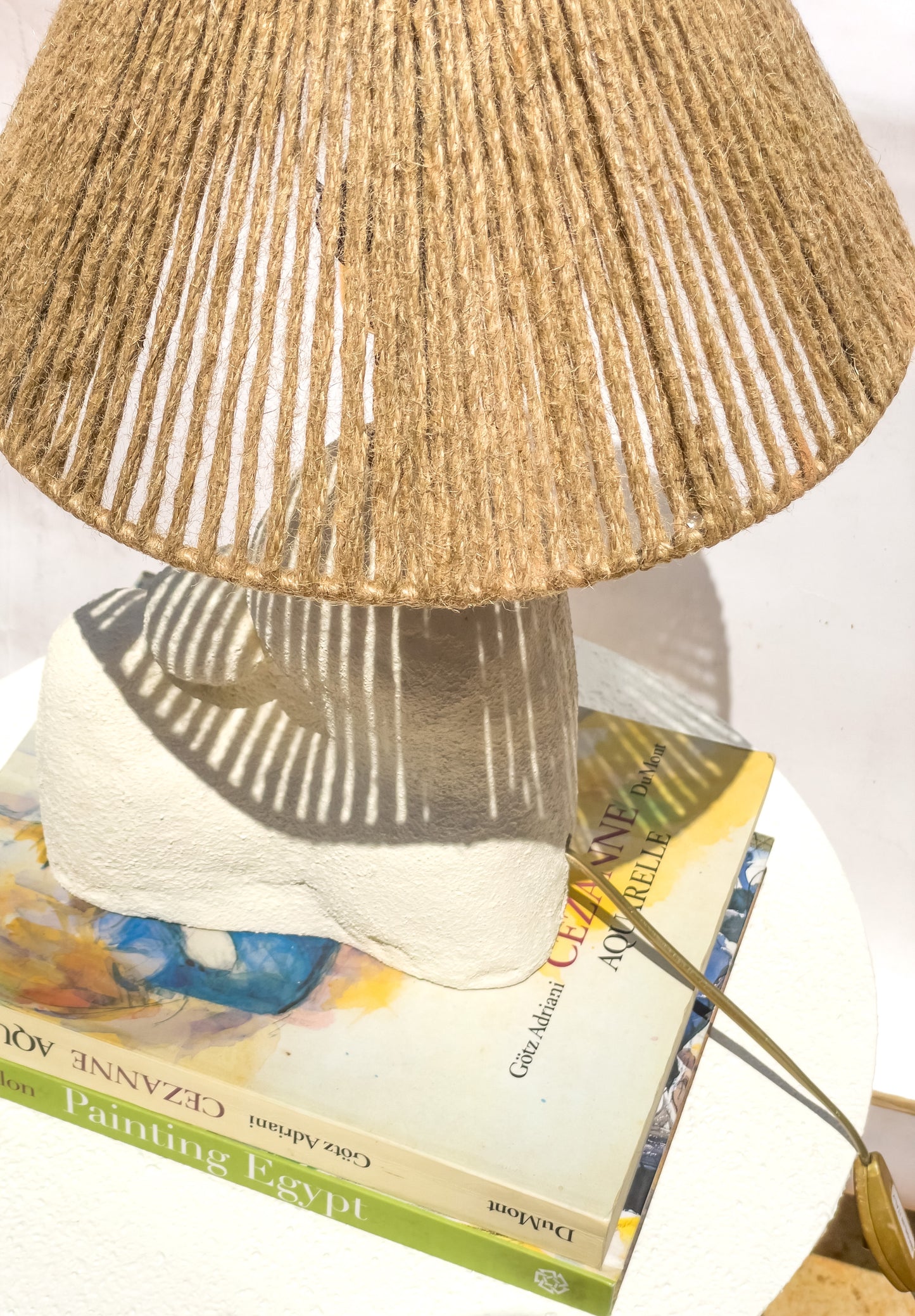 مصباح طاولة منحني معاصر