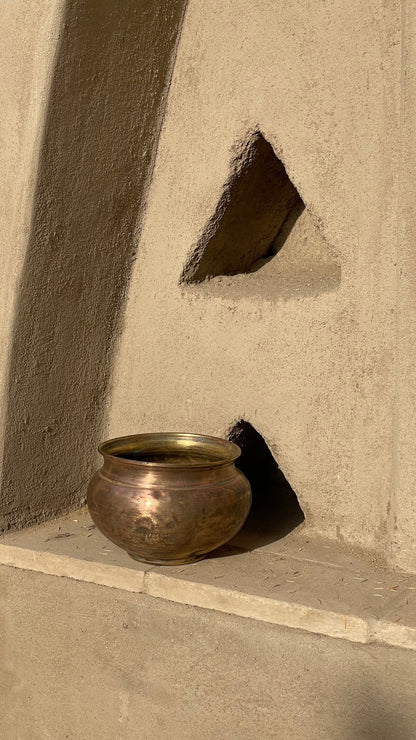وعاء نحاسي