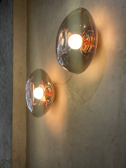 زخارف زجاجية منحنية